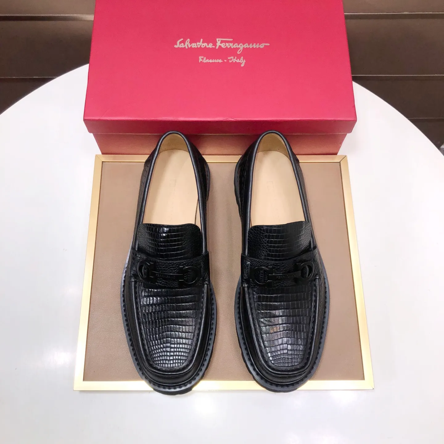 Men's shoes 💰680💰[Ferragamo/Ferragamo] The latest model in the counter. Original imported high-quality cowhide with open sides + imported 🐂 water-dyed cowhide lining + original luxury metal buckle + original combined outsole. No pressure for comparison. 39–45 (45 is custom-made and cannot be returned or exchanged)